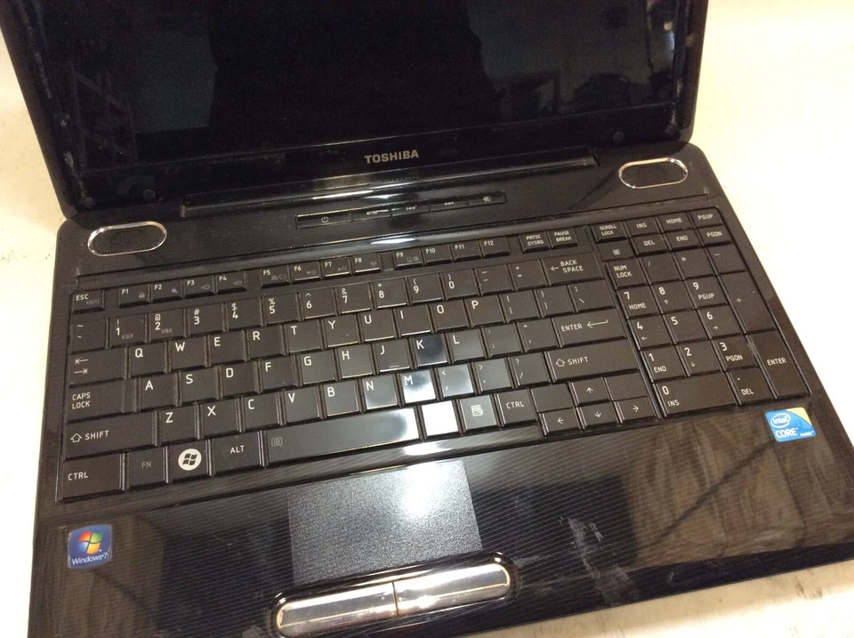 Toshiba Satellite L500 Laptop 15" Intel Core i3 1st Gen READ DESCRIPTION -PP - Image 2 of 4