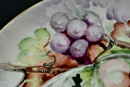 Hand Painted Porcelain Plate Crown Vienna Austria Grape Pattern, Signed & Dated - Picture 7 of 7