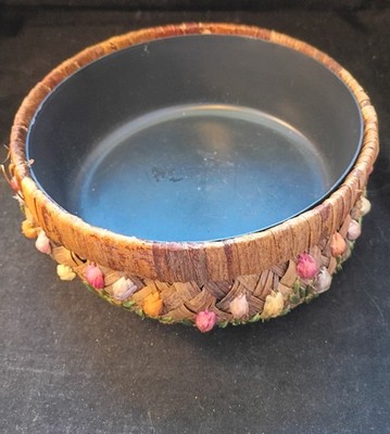 VTG Woven Straw Raffia TULIPS Floral Embroidery Basket 3x7  with Liner Planter