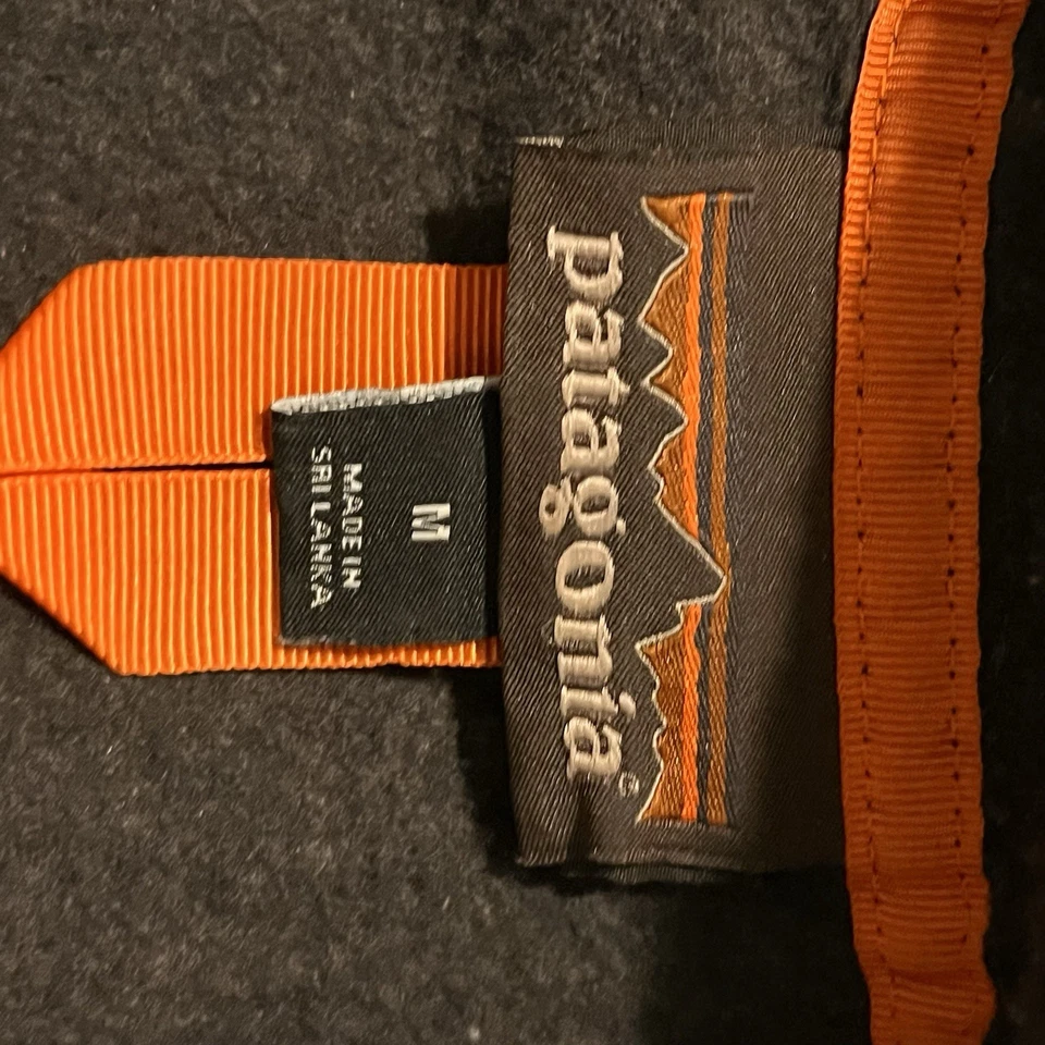 Novo Pulôver Patagonia Cânhamo Super Macio com Capuz com Bolso Cinza Tamanho Médio - Imagem 3 de 4