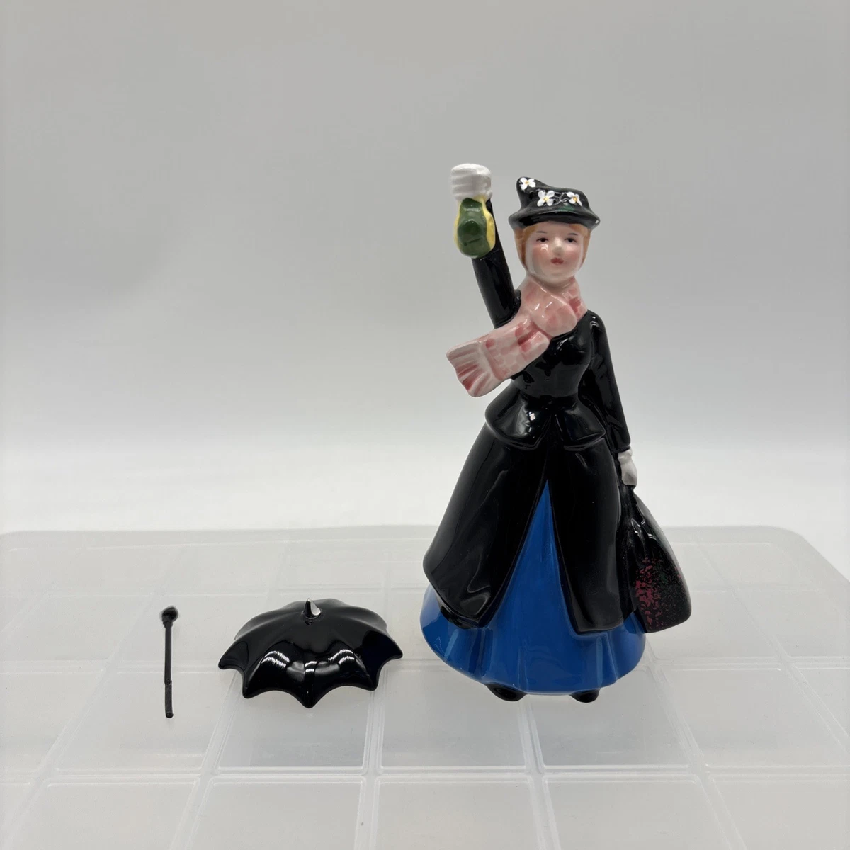 Mary Poppins Umbrella In other Disney Figurines (1968-Now) for