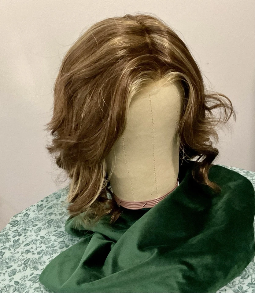 Esthetica, High Quality Lace Front Monofiliment Wig - Image 4 of 4