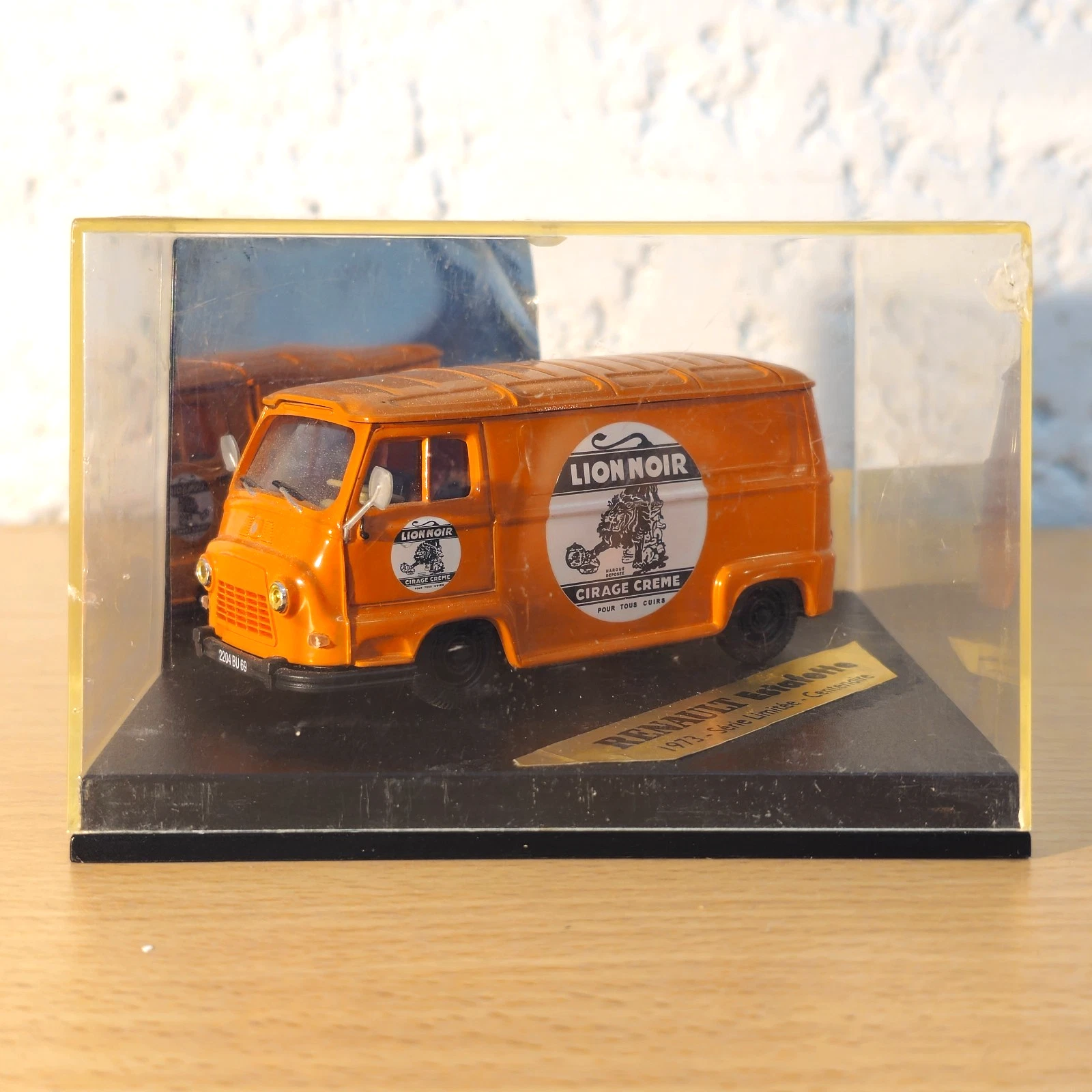 Renault Estafette Lion Noir 1973 Série Limitée 1/43 en Vitrine