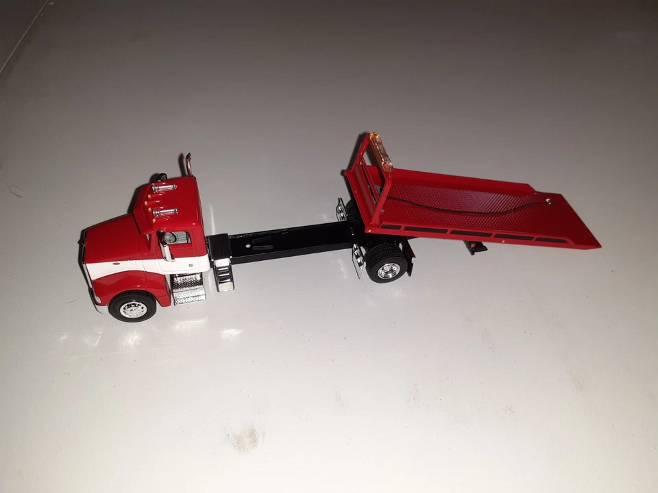 NIB 1/64 Custom Red Pete 385 Rollback Tow Truck SpecCast - Image 2 of 4