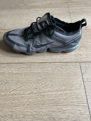 Nike Air VaporMax 2019 Triple Black Herren Sneaker Größe 11 EU 46 AR6631-004