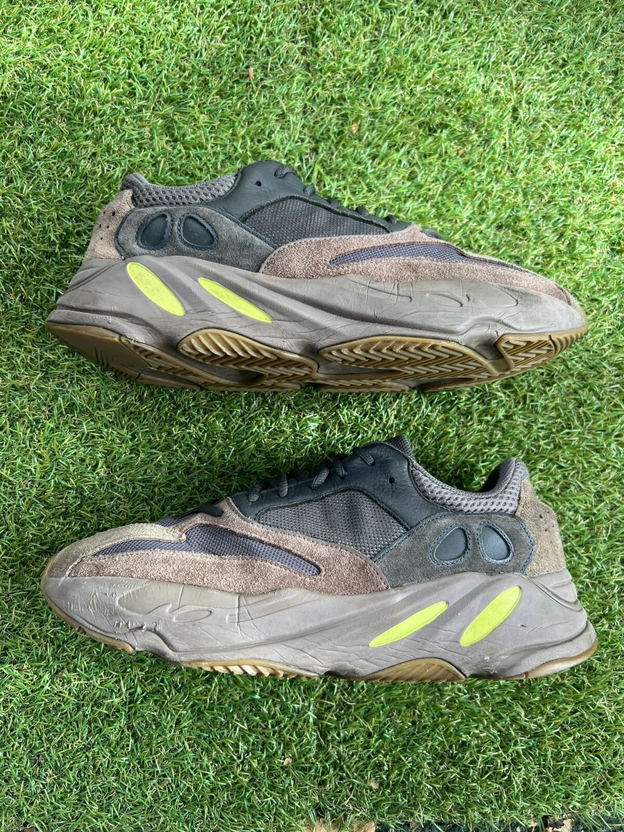 Yeezy 700 mauve size 13 hotsell