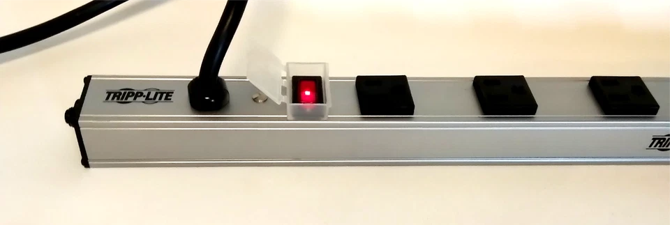 Tripp- Lite PS-2408 8 Port Outlet - Image 2 of 4