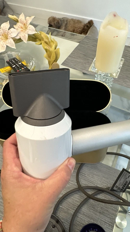 Secador de soplado Dyson con todos los accesorios. Está usado funcionando bien. Foto 2 de 3