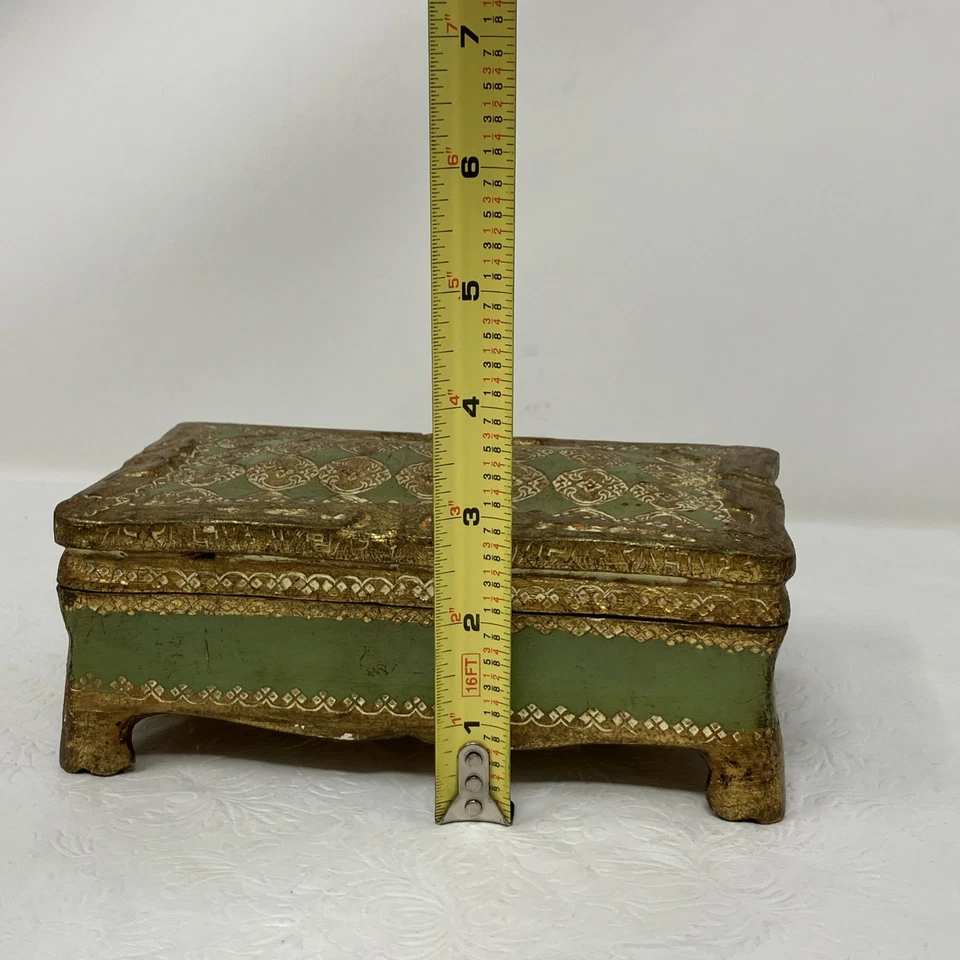 Vintage Florentine Style Footed Trinket Box Ornate Gilt Gold Tone Painted Wood - Image 3 of 4