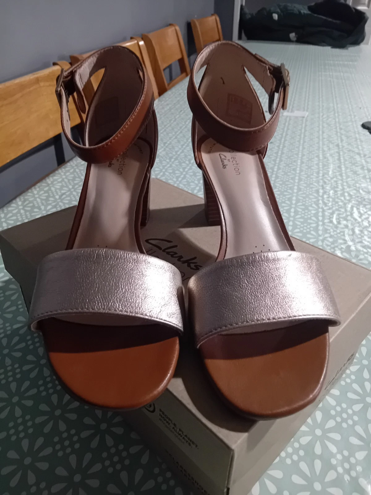 Sandali Clarks Ultimate Comfort Collection nuovi donna. Taglia UK 5 D