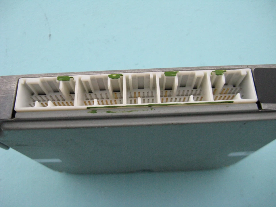 03 2003 TOYOTA TUNDRA 3.4 MT M/T 4X2 2WD ENGINE CONTROL MODULE ECU 89661-0C252 - Image 3 of 4