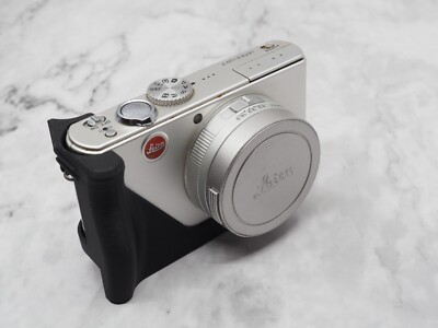 Leica D-Lux 1 2 3 4 5 6 7 8 109 Camera Grip with Integral