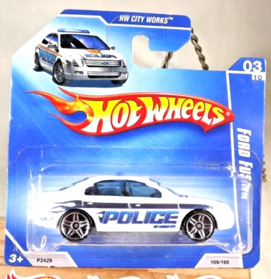 2009 Hot Wheels #109 HW City Works-Police 3/10 FORD FUSION White w/PR5 ShortCard - Image 1 of 4