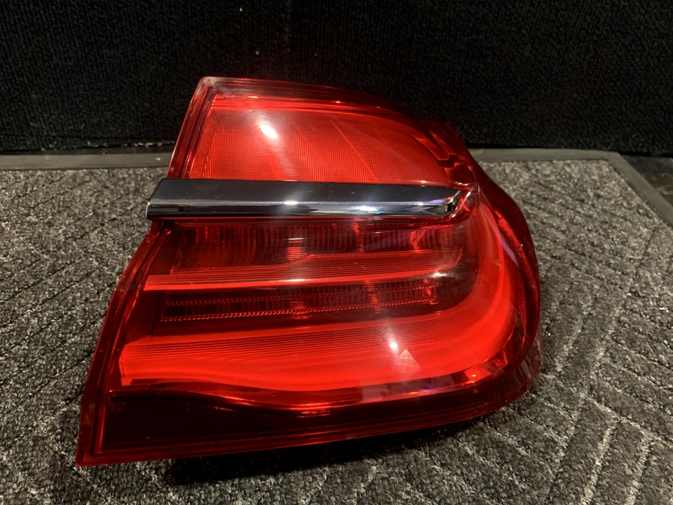 2016-2019 BMW 750I XDRIVE G11 G12 REAR RIGHT SIDE OUTER TAIL LIGHT LED LAMP OEM - Image 3 of 4