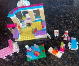 LEGO Friends Vet Clinic 41085 EUC Set/99% Complete/Manual/No Box + Extras