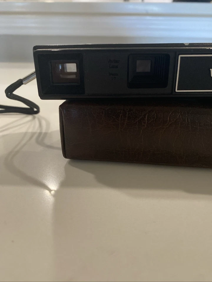 Vintage Vivitar 600 Pocket 110 Film Camera 1970's era - Point & Shoot w/ Case - Image 4 of 4