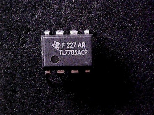 TL7705ACP - TL7705 Texas Instruments Supply Voltage Supervisor (DIP-8) GENUINE - Bild 2 von 2