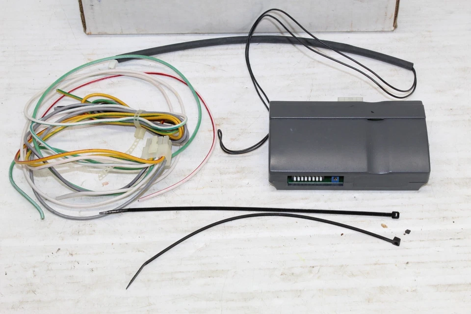 Directed 20402 Passlock 1 & 2 VATS Bypass Module Universal Alarm Bypass Module - Image 2 of 4