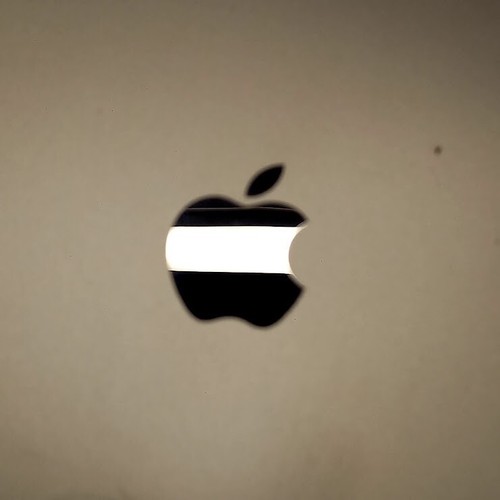 Apple iPad Air (A1474) 16GB - Not Working, Broken Screen, Bent Body, For Parts - Afbeelding 3 van 11