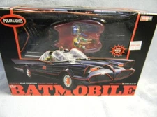 1/25 SCALE POLAR LIGHTS 1966 BATMOBILE BLACK SNAP MODEL KIT #POL824-SEALED