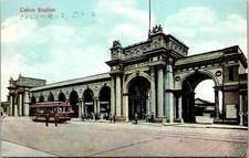 Columbus Ohio Union Station Railroad Train Street Car Trolley Postcard     24442