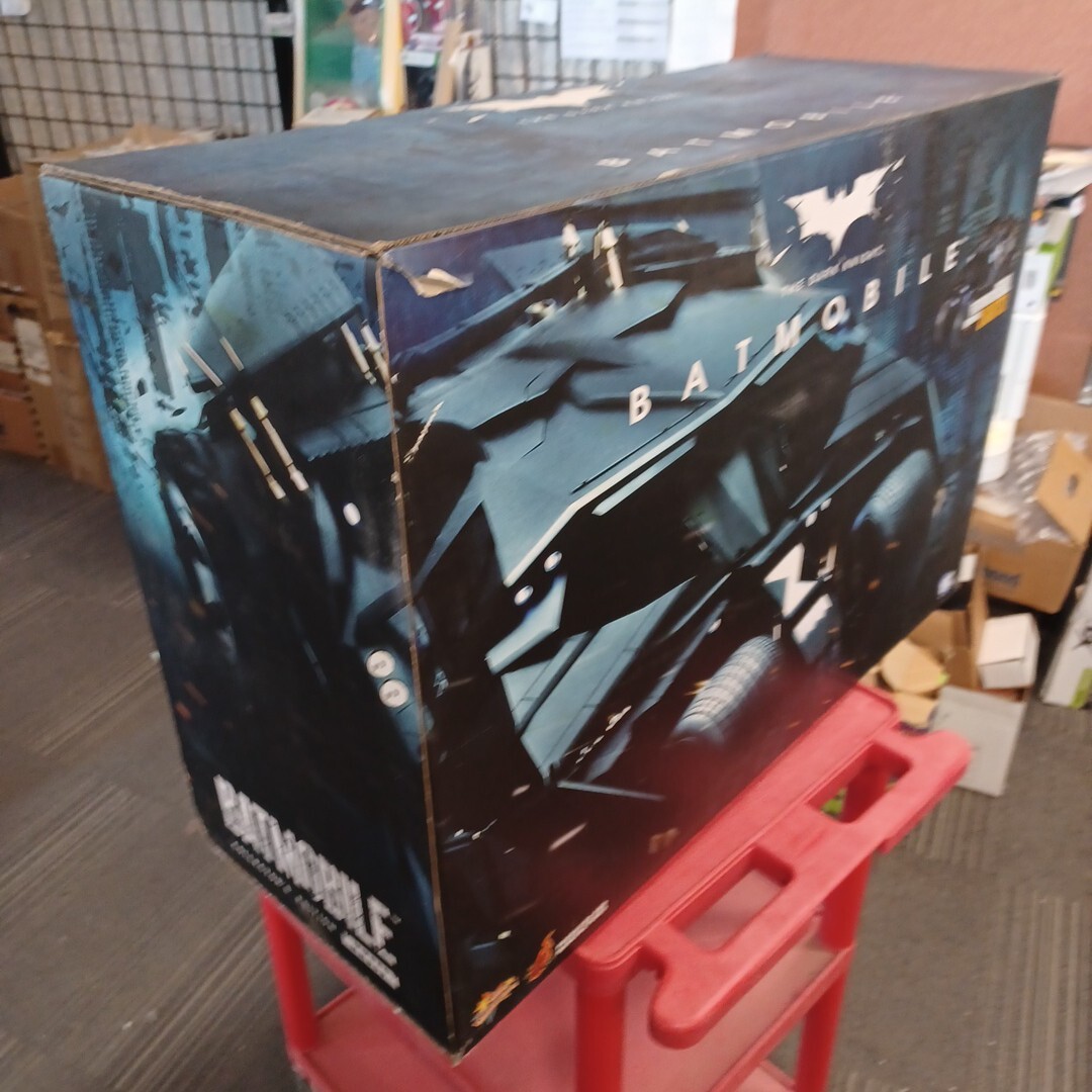 HOT TOYS MMS69 BATMAN DARK KNIGHT GIANT 1/6 Scale Tumbler