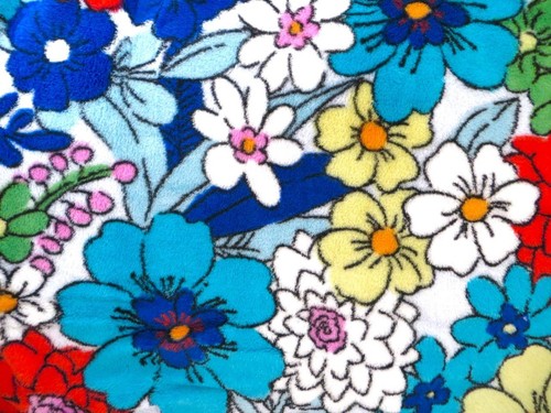 New NWT Vera Bradley Far Out Floral Colorful Red Blue Pink Throw Blanket 50 x 80 - Picture 6 of 12
