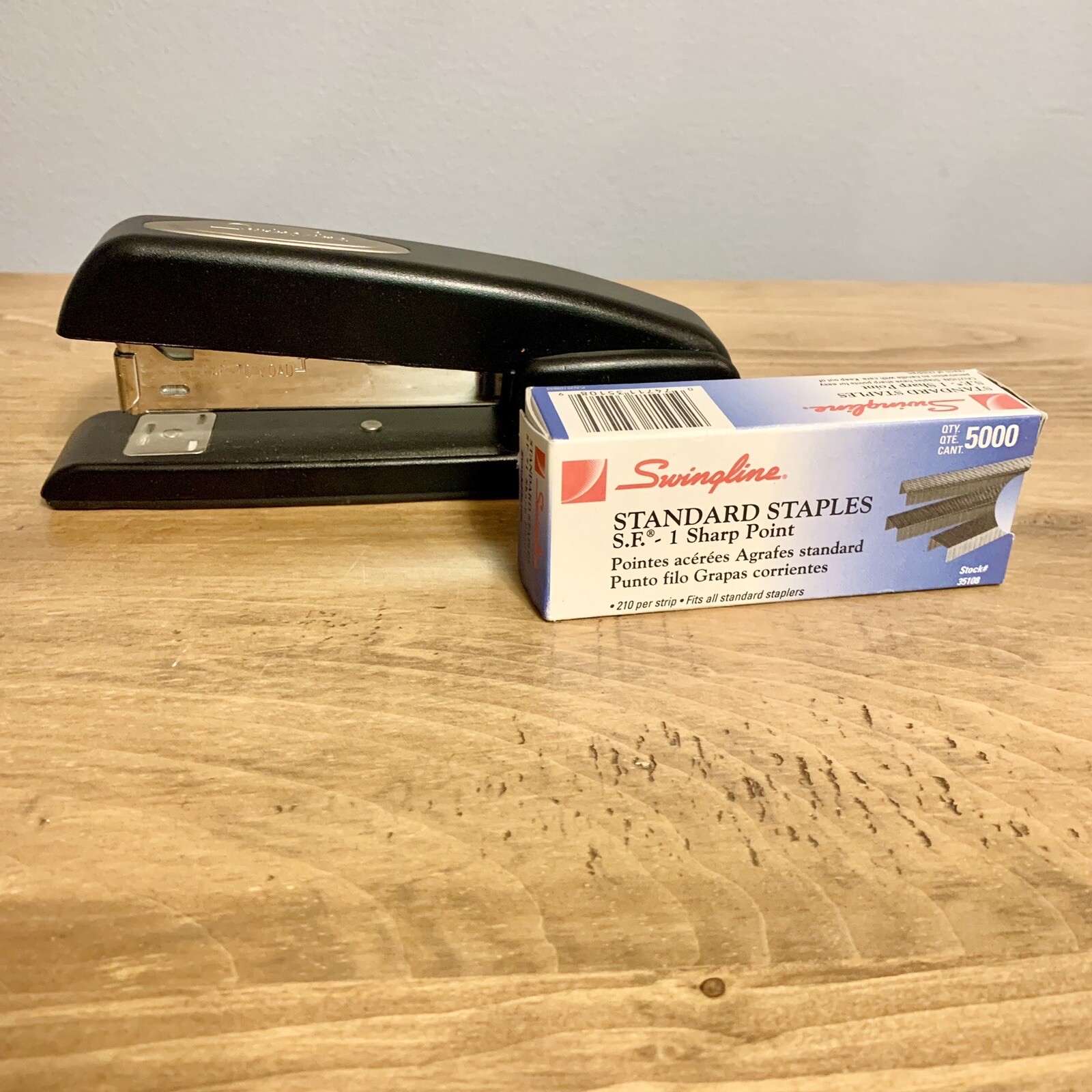 Black Swingline Stapler Business Office Desk Model #747xx Acco Brands w/Staples-image