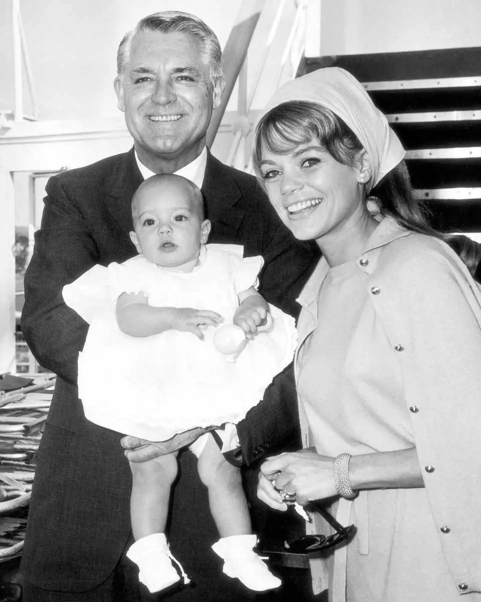 Cary Grant with Jennifer Grant and Dyan Cannon 8x10 Photo 104 | eBay