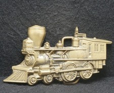 XD11120 VINTAGE 1978 CUT-OUT OLD LOCOMOTIVE RAILROAD ARTWORK BRASS BELT BUCKLE