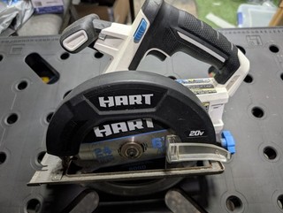 HART 20V Cordless Circular Saw 6 1/2 in Blade Battery Tool Only Used