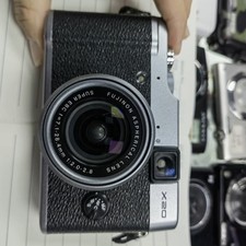 Fuji FUJIFILM X Series X20 12.0MP 4x Optical Zoom Digital Camera F2.0-2.8 Lens