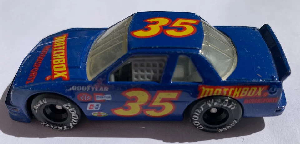 Matchbox Chevrolet Lumina blau 1:66 Made in China 1990 - Bild 4 von 4