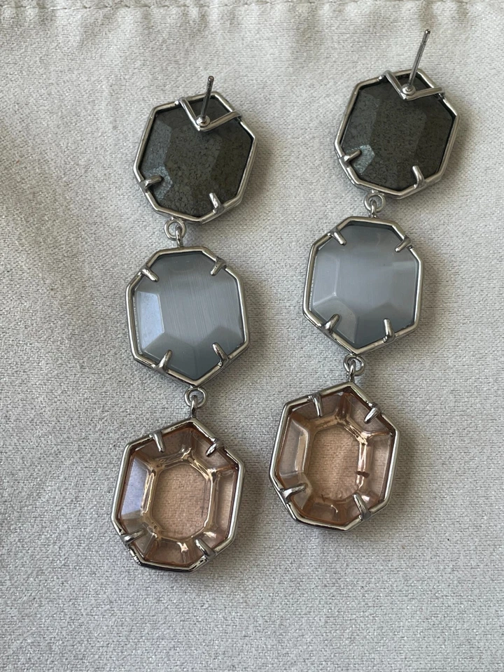 Pendientes Kendra Scott Maxine Vintage en 'Starlet' con herrajes de plata Foto 2 de 4