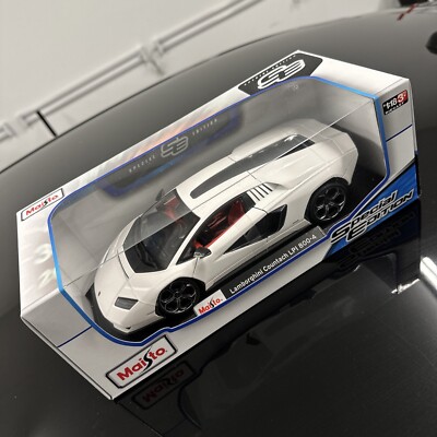 Lamborghini Countach lpi 800-4 Special Edition Diecast Maisto