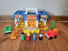 Vintage 1986 Fisher Price Little People Little Mart 2580 Xlnt Condition