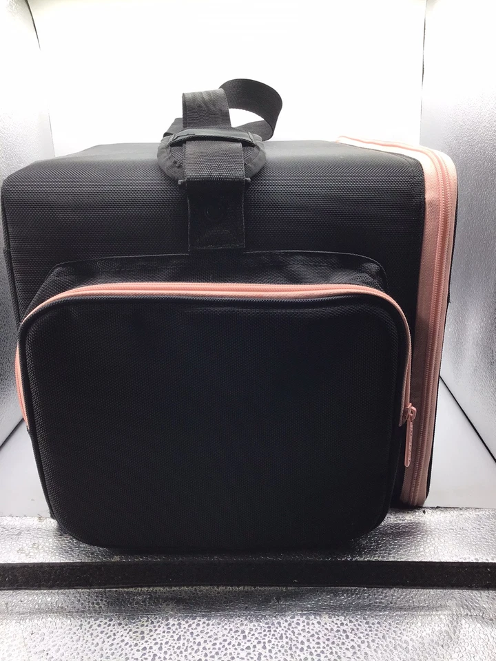 Bolsa de viaje Mary Kay XL tiene correa y 3 compartimentos de plástico (19X19X12) Foto 4 de 4