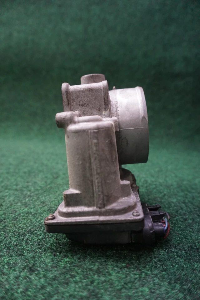 Toyota Scion TC 2013 2,5 L (manual) carrocería del acelerador OEM 2203036010 Foto 4 de 4