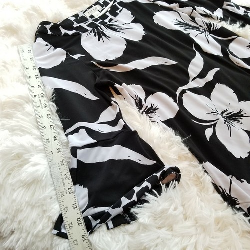 WHITE HOUSE BLACK MARKET Top Size Medium Floral Stretch Womens Bell Sleeve - Picture 3 of 9