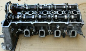 BMW E46 320D Zylinderkopf mit Ventilen und Nockenwellen