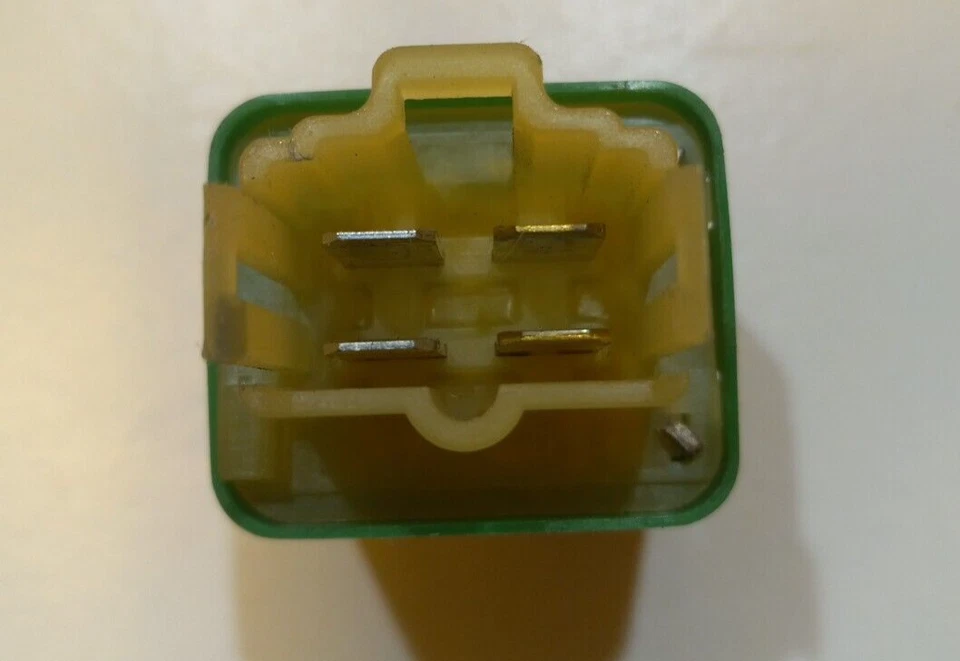 Toyota Lexus. Relé de partida. Relé verde. Denso 28300-16010. 056700-7400. - Imagem 2 de 4