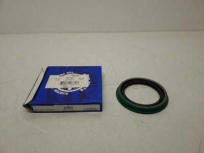 WJB WS4250 Wheel Bearing Seal   Durable Flanged Design, Leak Proof