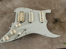 1998 Fender Deluxe American Stratocaster guitar loaded pickguard Noiseless HSS