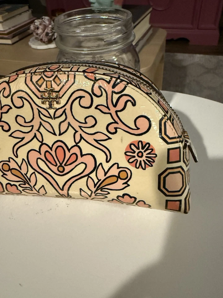Bolso de cosméticos de jardín Tory Burch Hicks charol floral rosa Foto 3 de 4
