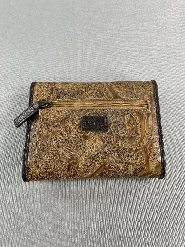 Relic Wallet Womens Brown Paisley Embossed Trifold Faux Leather Zip Coin Pocket - Image 2 of 4