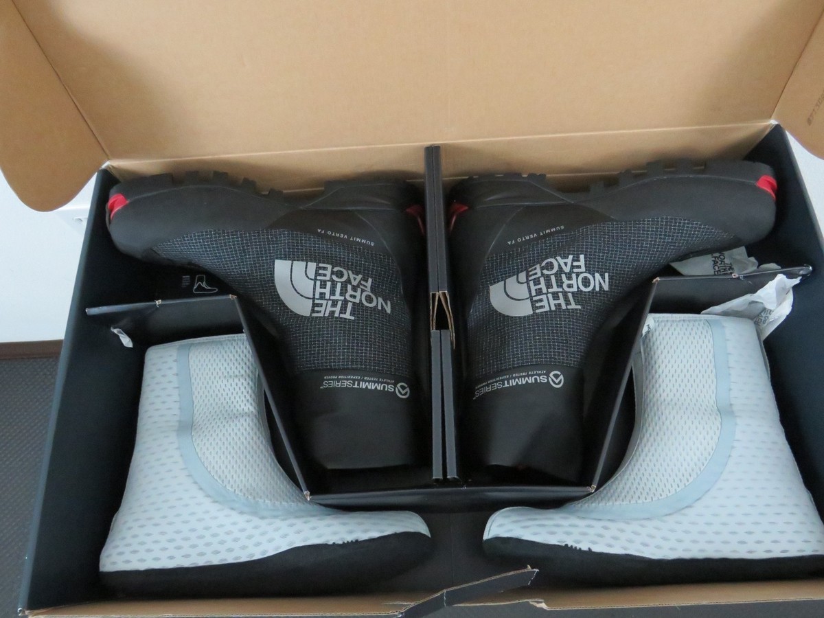 Brand new North Face boots new in box with original packaging The North Face main image 3