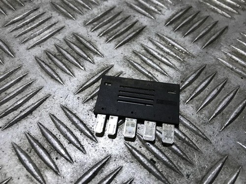 Volvo V70 2002 Fuses 9442190a, Genuine #493392-28