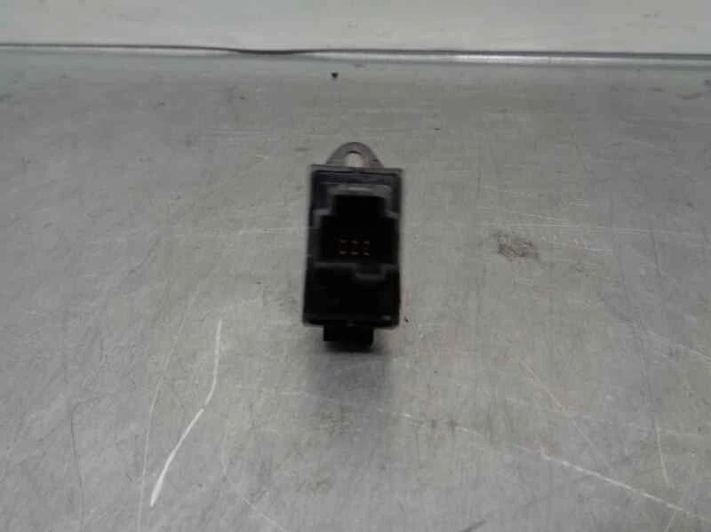 Painel de controle da janela traseira 30710893 destro para VOLVO S80 BERLINA 2.4 2006 3130345 - Imagem 2 de 3