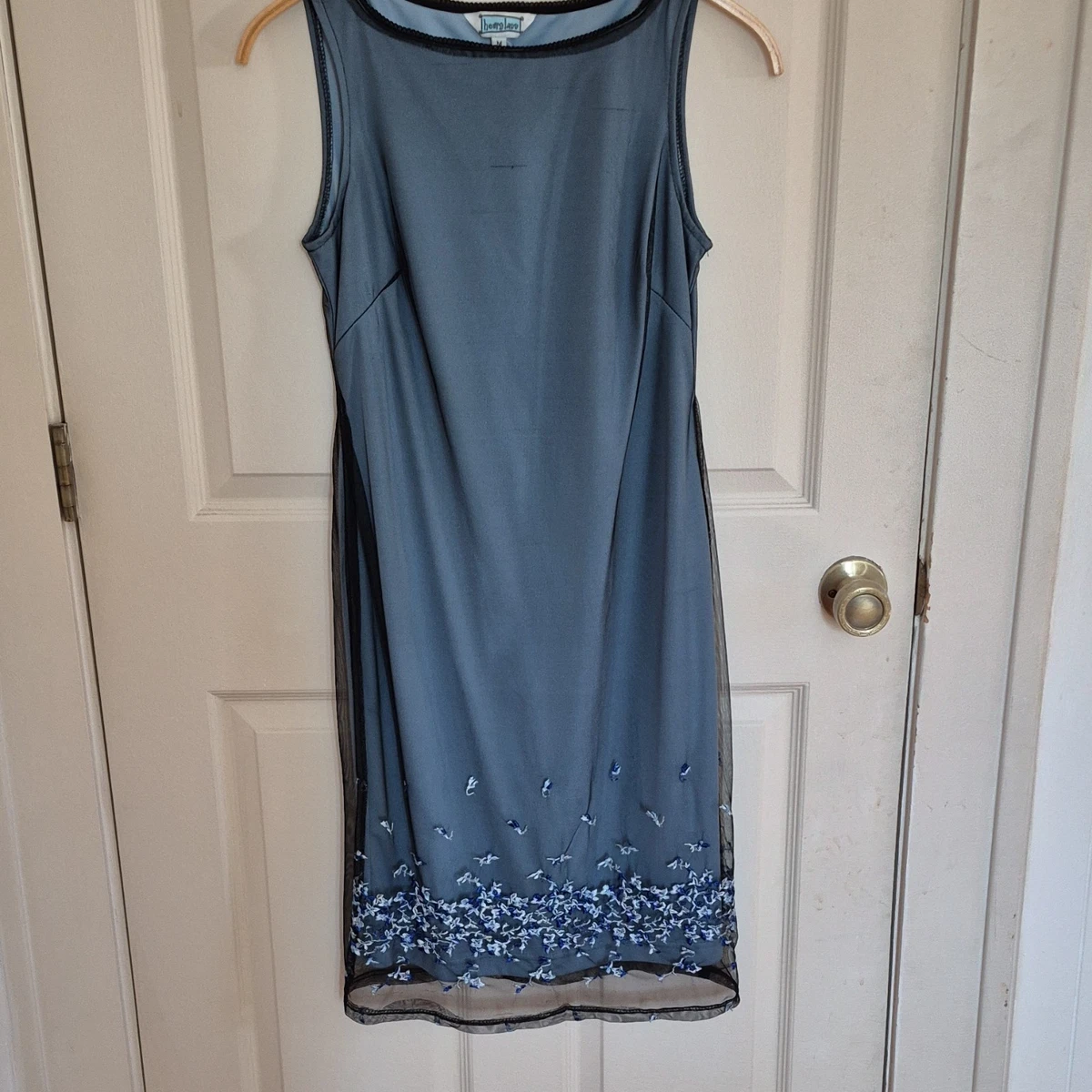 sachin and babi light blue dress Hourglass Body Fashion: How to Dress for Your Body Shape