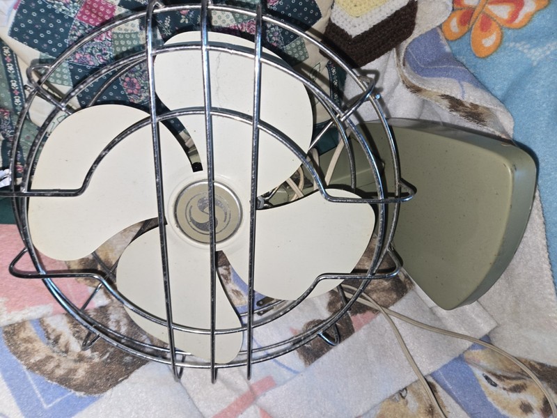 Vintage Superior Electric Green Metal Fan 8"  60's-70's